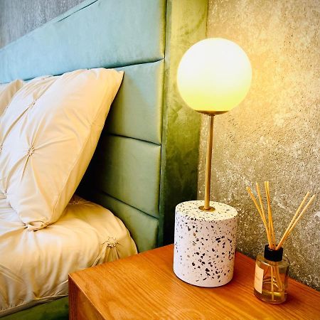 Exquisite - Two Bedroom Apartment บูคาเรสต์ ภายนอก รูปภาพ