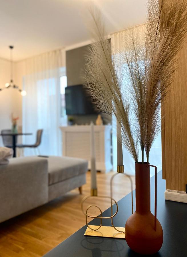 Exquisite - Two Bedroom Apartment บูคาเรสต์ ภายนอก รูปภาพ