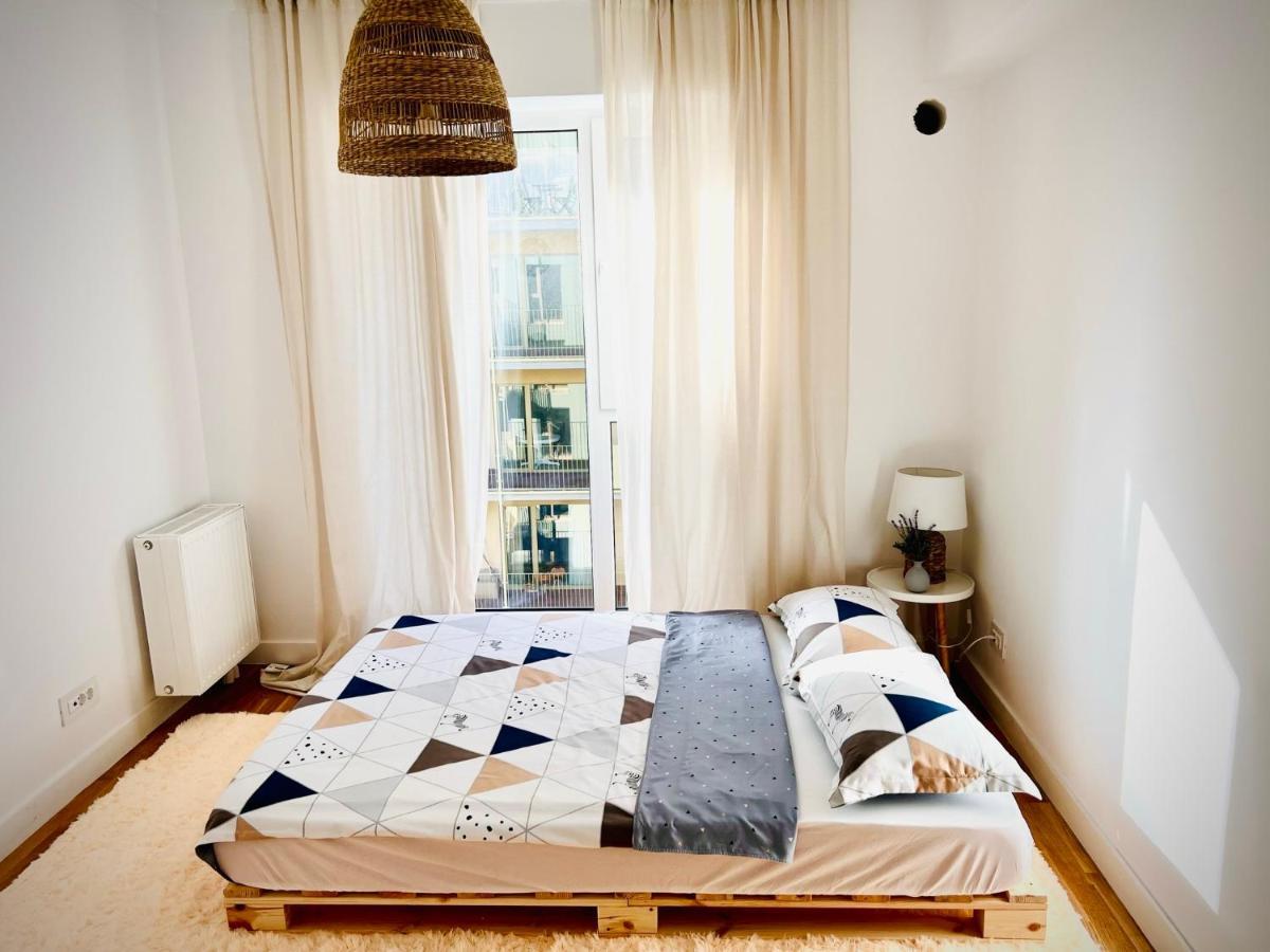 Exquisite - Two Bedroom Apartment บูคาเรสต์ ภายนอก รูปภาพ