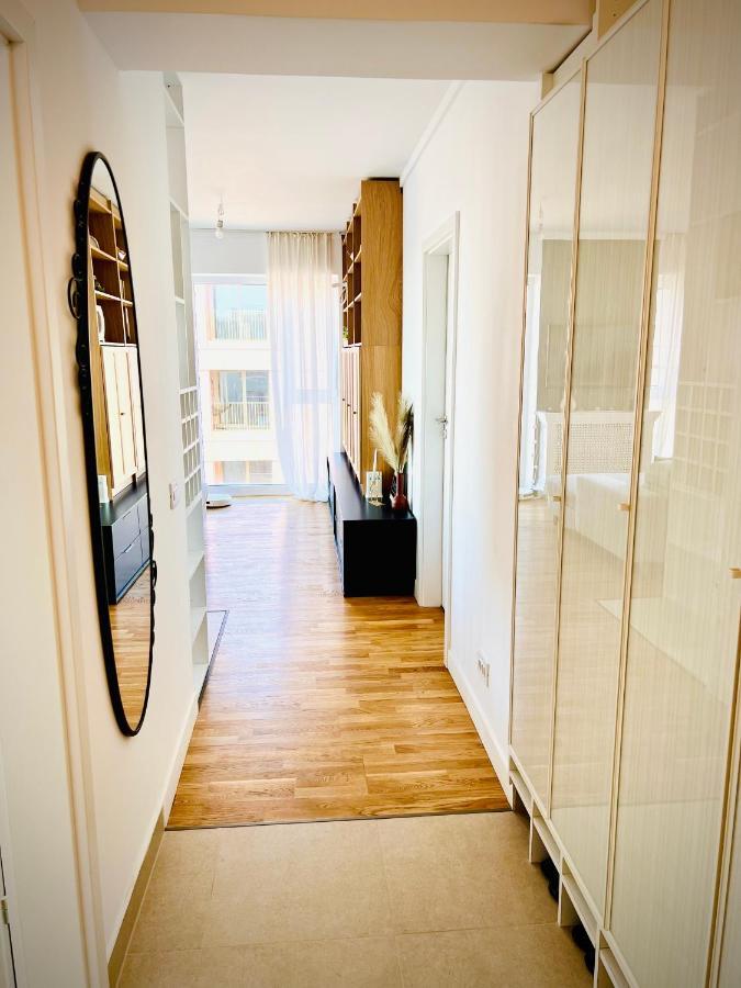 Exquisite - Two Bedroom Apartment บูคาเรสต์ ภายนอก รูปภาพ
